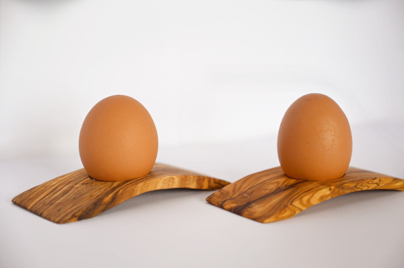 Design Eierbecher aus Olivenholz