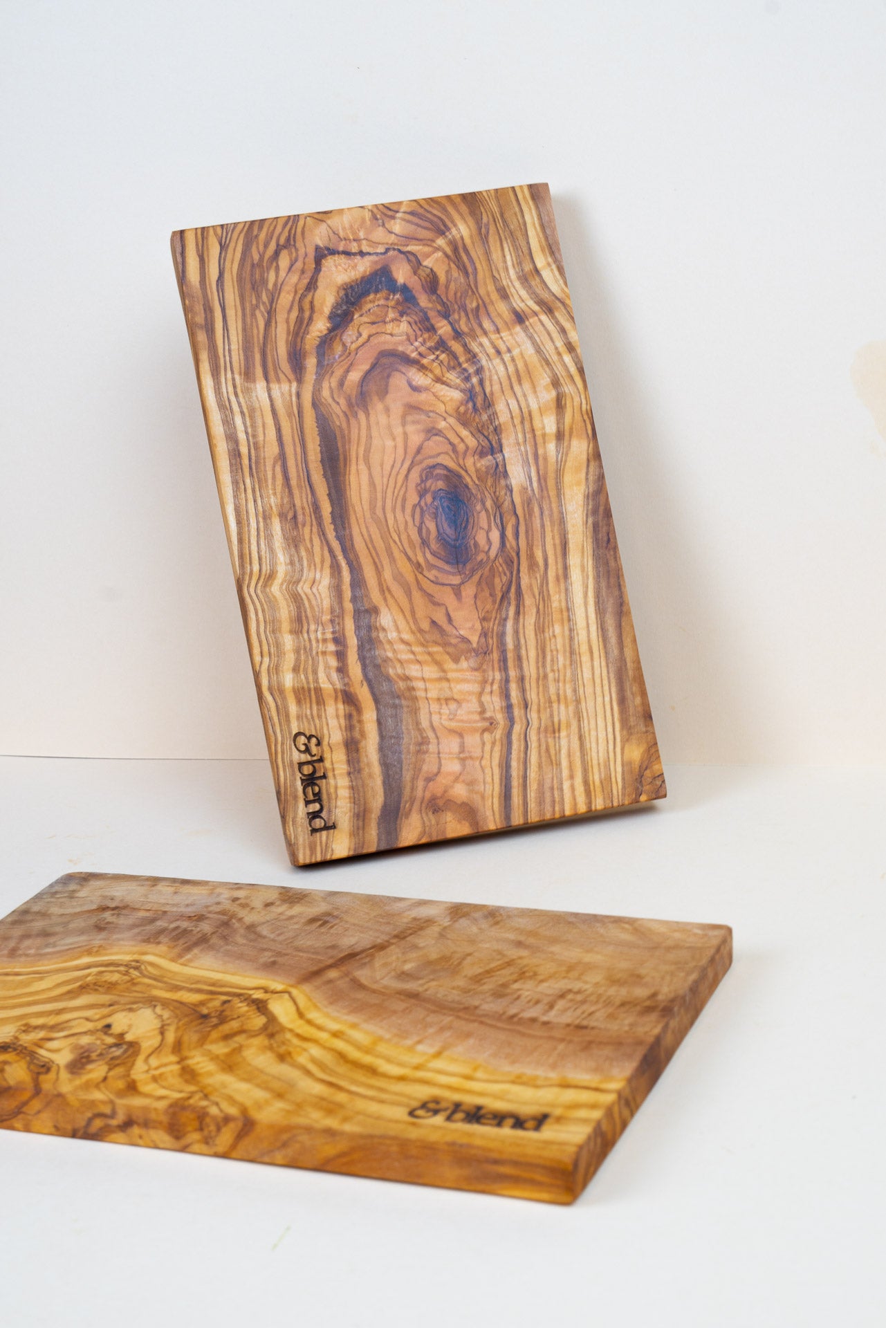 Corazón de madera fabricado en madera de olivo