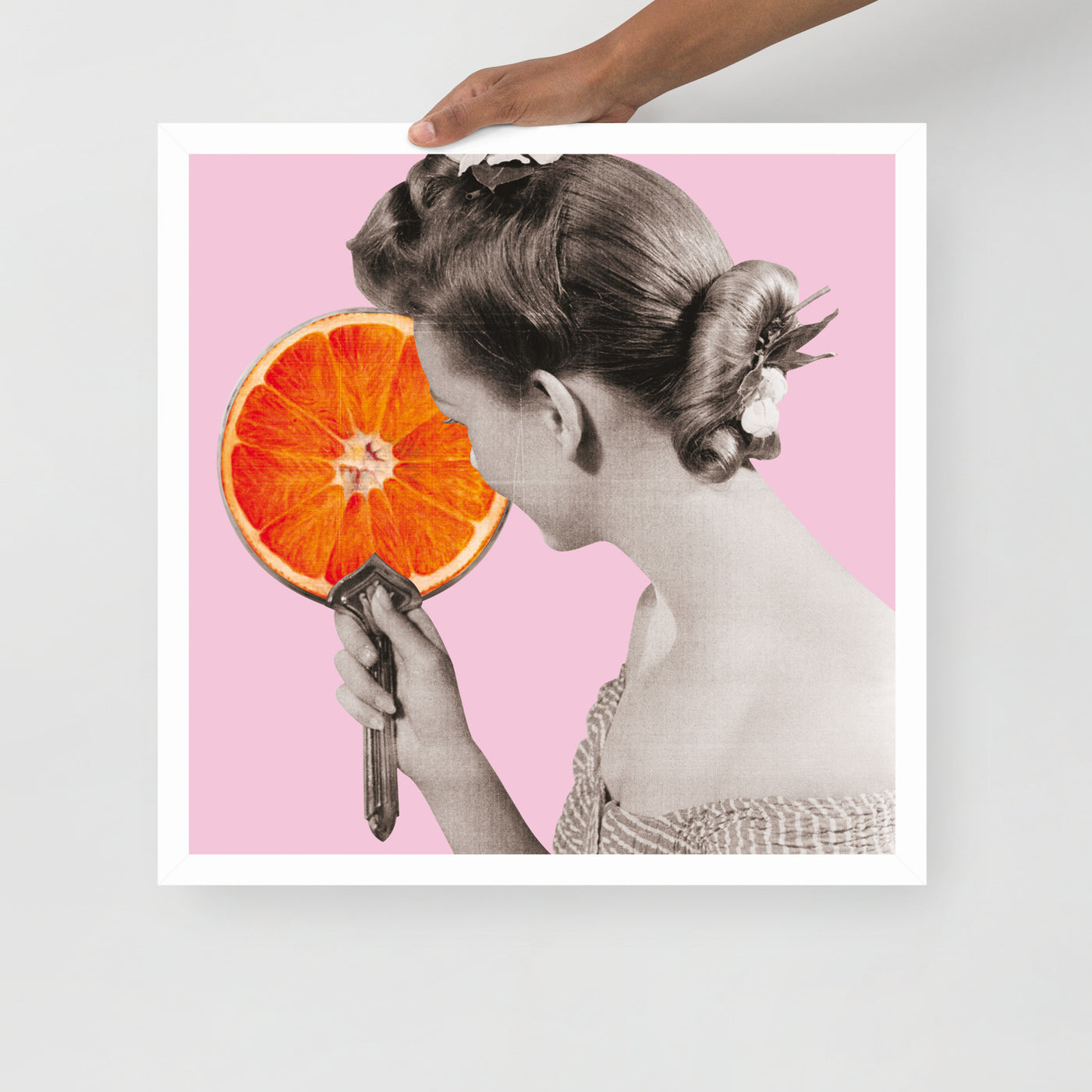 Gerahmtes Bild Kollektion "Kitchen Art" - Frau mit Orangenspiegel